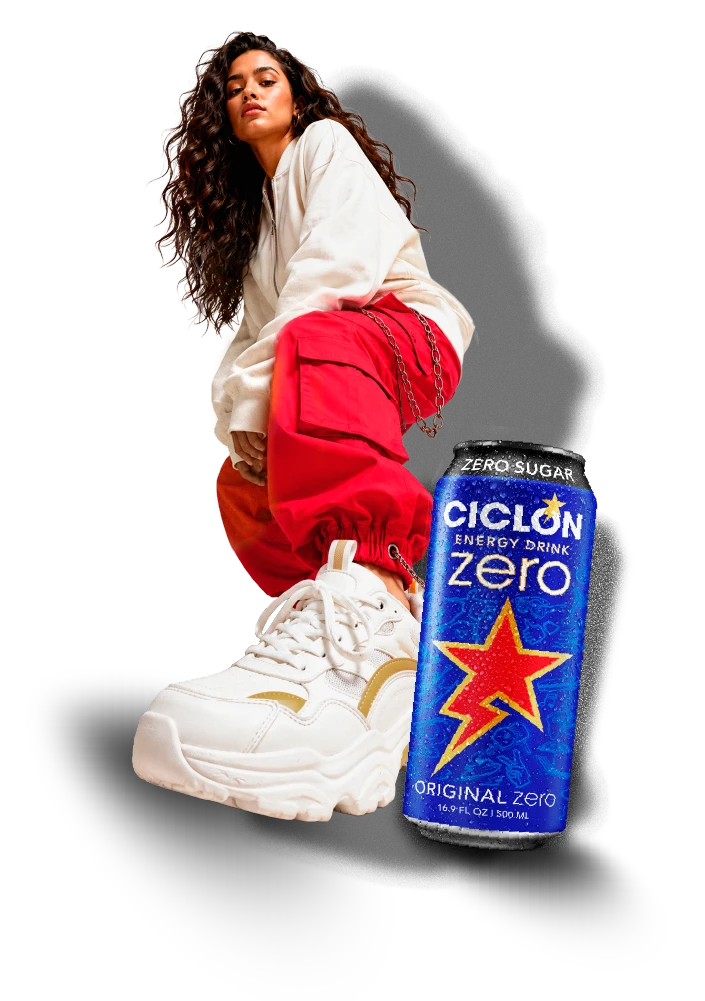 Mujer con Ciclón Zero